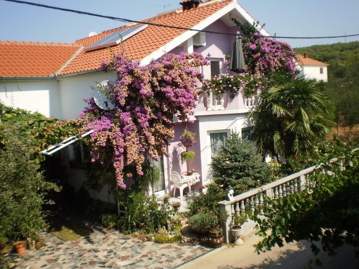 Nada Apartment *